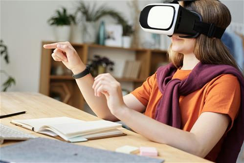 Virtuální realita ve vzdělávání aneb Výpravy do jiných světů